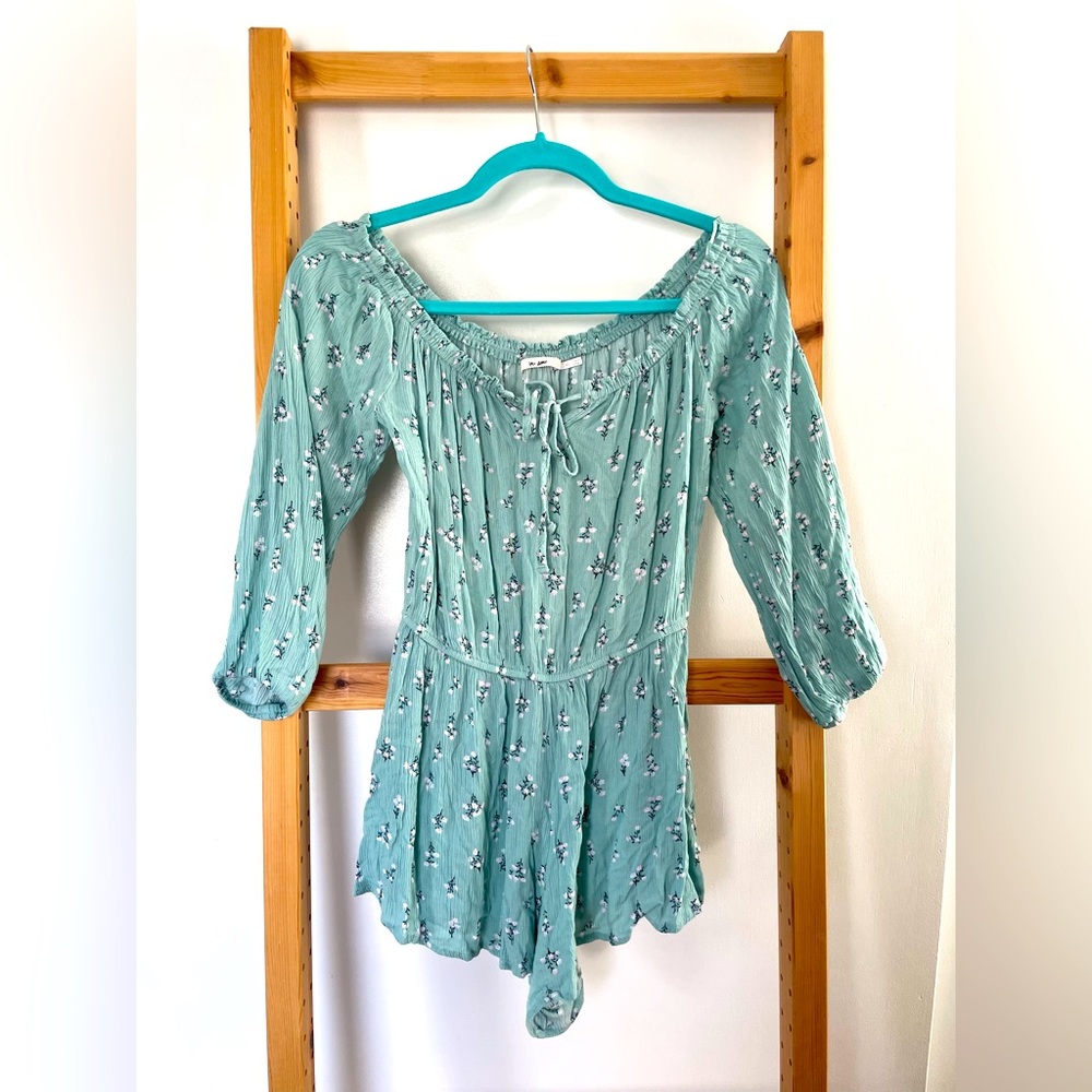 🌸Francesca’s Floral Romper in Mint Green- Size XS